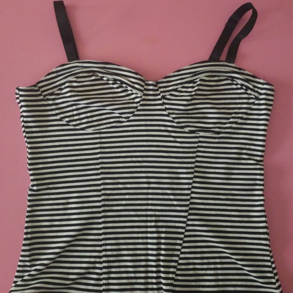 H&M black&white top (NWT) - Picture 2 of 3